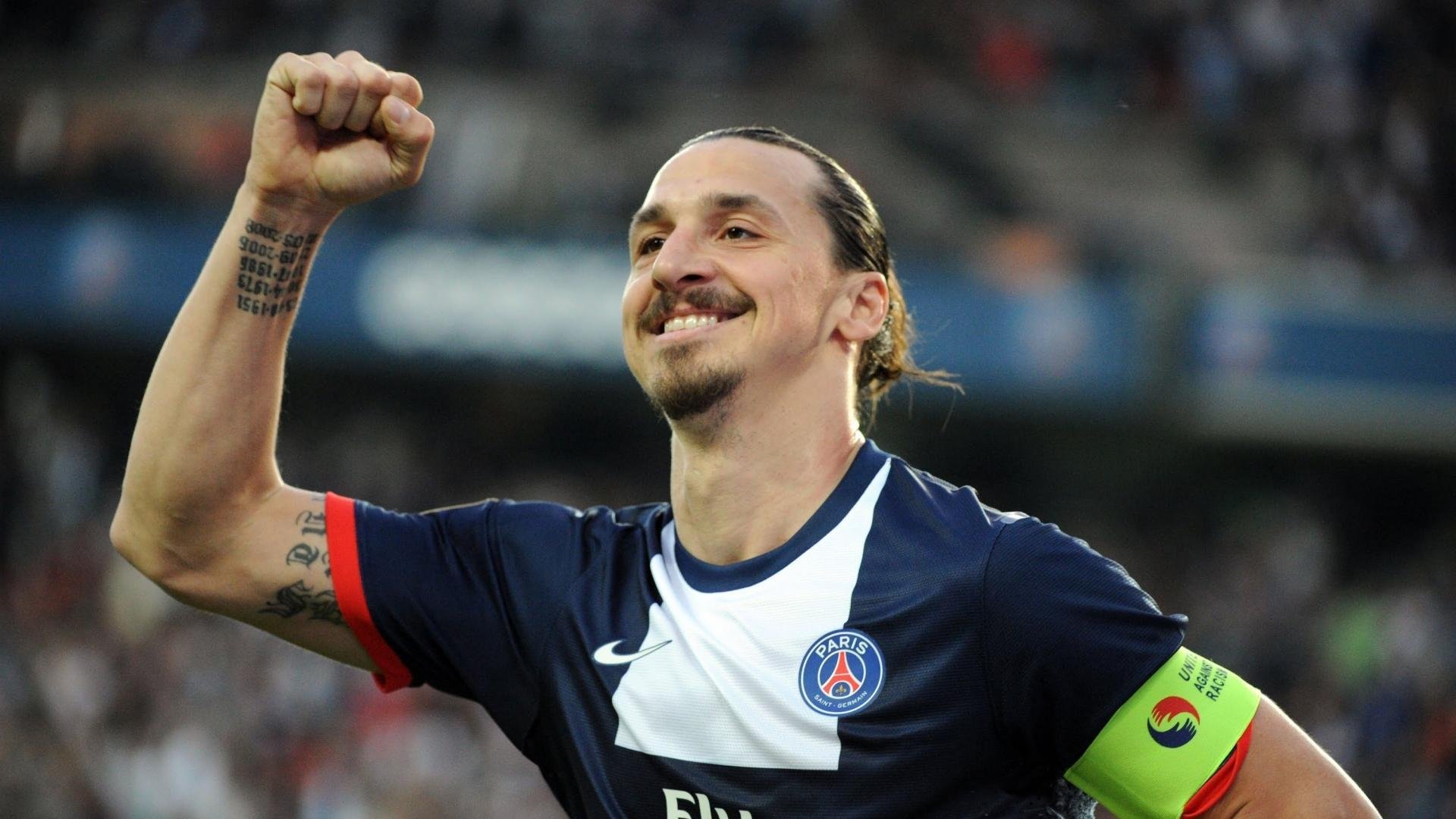 一场比赛:库里在火箭队比赛中投中13个三分,打破NBA单场远投纪录!